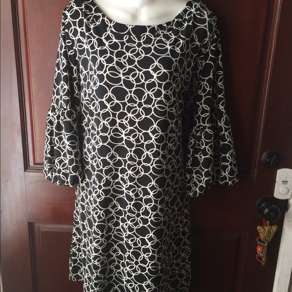 Lapis Black/White Designer Dress Dresses & Skirts - Lapis Black and White Designer Dress